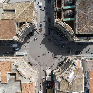 https://vicolo-patern-18.palermohotels.org